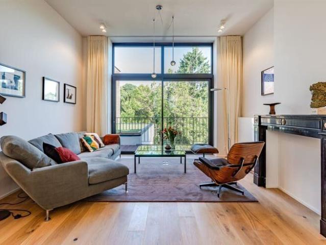 Furnished triplex near Châtelain