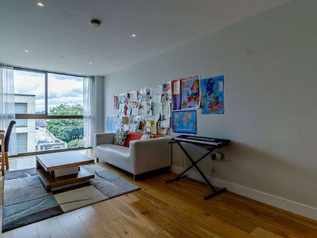 Furnished two bedroom apartment in central Cambridge