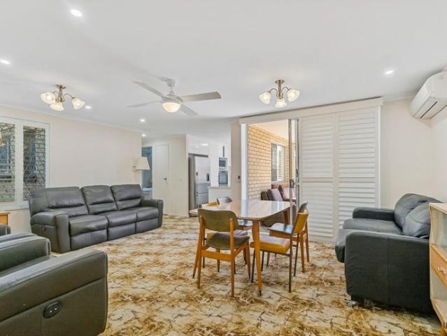 FURNISHED TWO BEDROOM APARTMENT SO CLOSE TO BEACH!