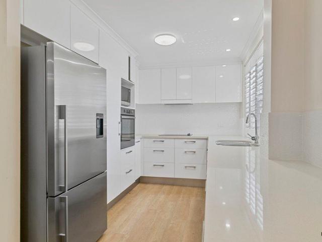 FURNISHED TWO BEDROOM APARTMENT SO CLOSE TO BEACH!