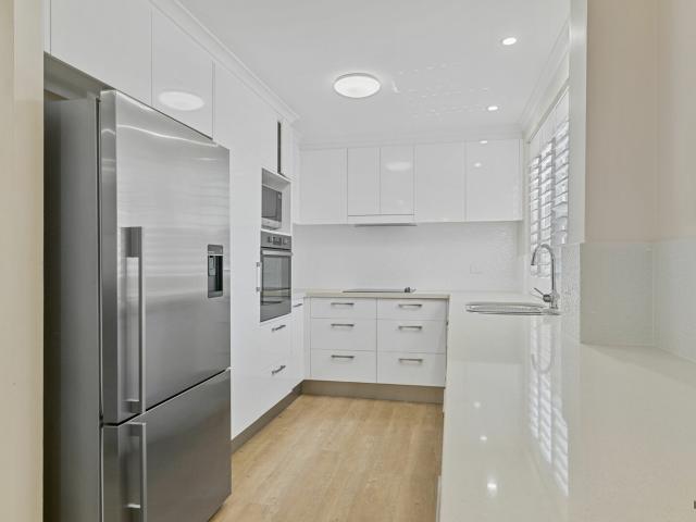 FURNISHED TWO BEDROOM APARTMENT SO CLOSE TO BEACH!
