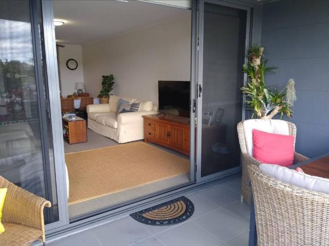 Furnished Two Bedroom Apartment with Spacious Courtyard in the Heart of Birtinya