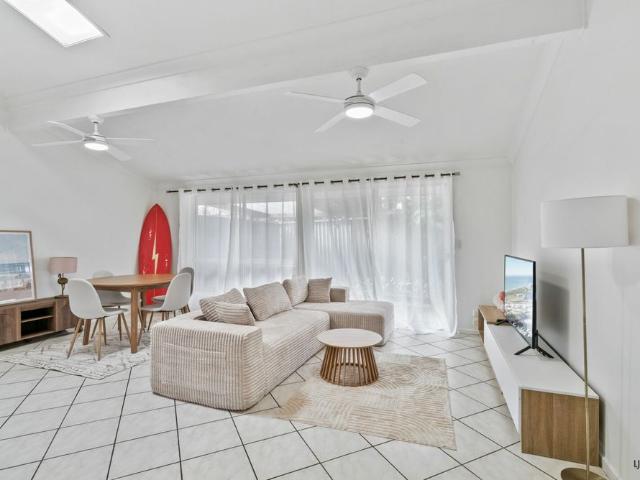FURNISHED TWO BEDROOM TOWNHOUSE WITH POOL 6 MONTH LEASE