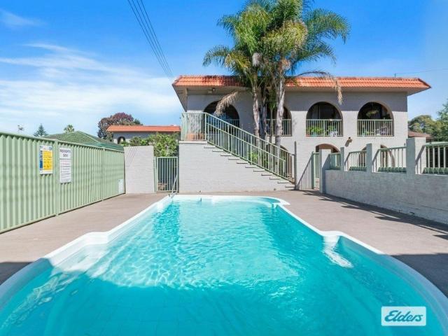Furnished Two Bedroom Unit with Pool and Tennis Court in Central Batemans Bay