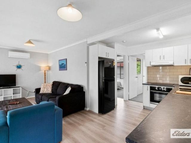 Furnished Two Bedroom Unit with Pool and Tennis Court in Central Batemans Bay