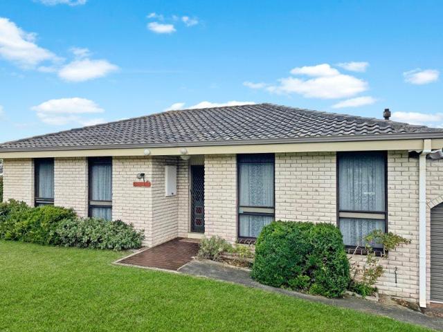 Furnished Two Bedroom Unit located close to Hopkins River