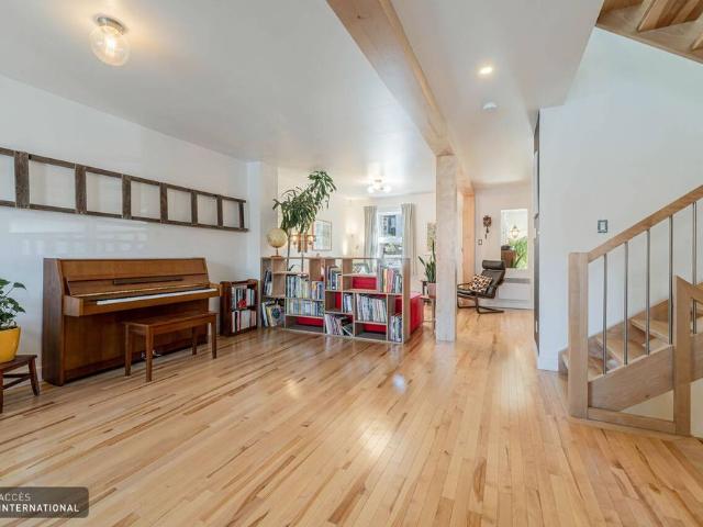 Furnished two story house for rent in Villeray abundant natural light