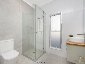 Furnished Unit with own courtyard & Including Bills