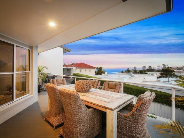 Furnished unit with ocean views in quiet complex