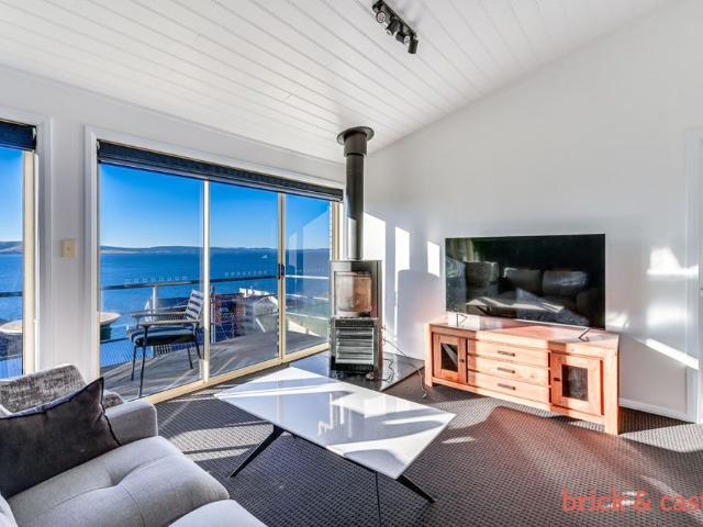 Furnished Unit with Water Views 2 Bedrooms and 1 Bathroom available in Prime Sandy Bay Location