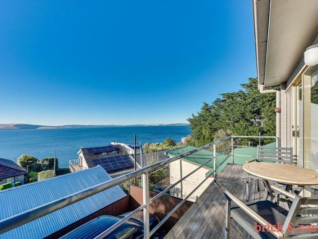 Furnished Unit with Water Views 2 Bedrooms and 1 Bathroom available in Prime Sandy Bay Location