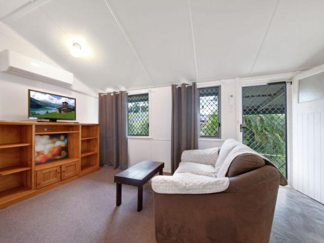 FURNISHED UNIT IN THE HEART OF TOWN