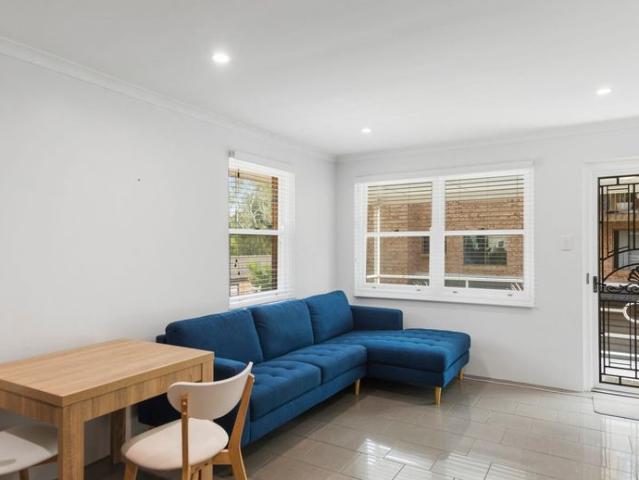 Furnished Unit In Coastal Location!