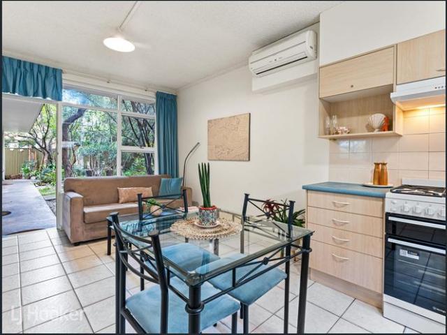Furnished Unit in Ideal Location
