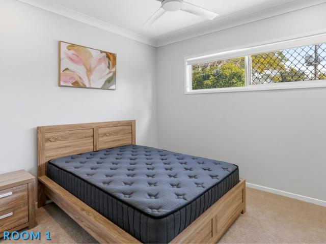 Furnished unit in Manly West