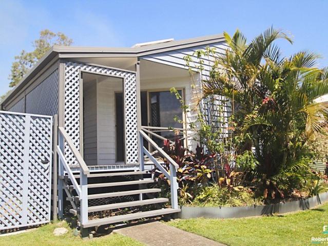 Furnished villa in lovely complex. Short term lease until end April 2027