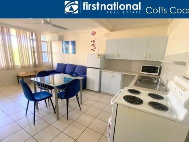 FURNISHED*INCL WATER*AIR CONDITIONED