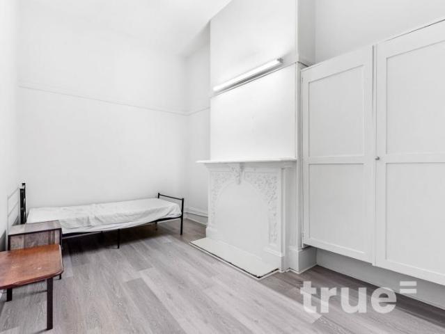 FURNSIHED STUDIO IN IDEAL LOCATION