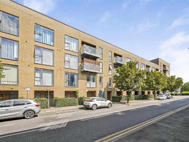 Furrow House, Hickman Avenue, Highams. 2 bed apartment to rent £1,800 pcm £415 pw