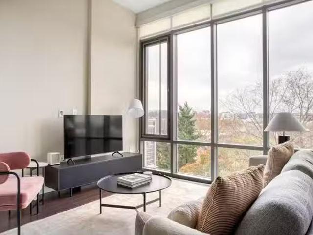 Fuse Del Ray Tower, 3110 Mount Vernon Ave, Del Ray 1 Bedroom.