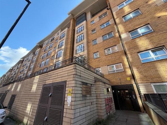 Fusion Core 6, 8 Middlewood Street, Salford M5, 2 bed flat to rent, £1,000 pcm | PrimeLocation