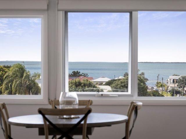 Fusion of Timeless Character, Elevated Position and Refined Coastal Living