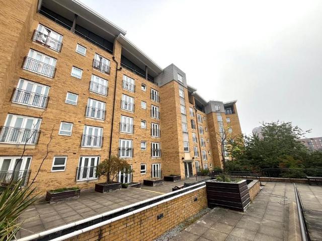 Fusion, Salford M5 2 bed apartment to rent £1,000 pcm £231 pw
