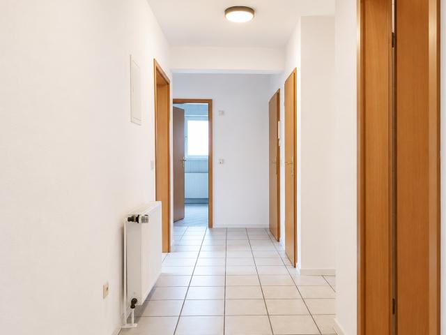 Fußläufig ins Zentrum Seelscheids* DG Wohnung mit Balkon in ruhigem Mehrfamilienhaus