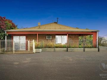 Melton West, Victoria
