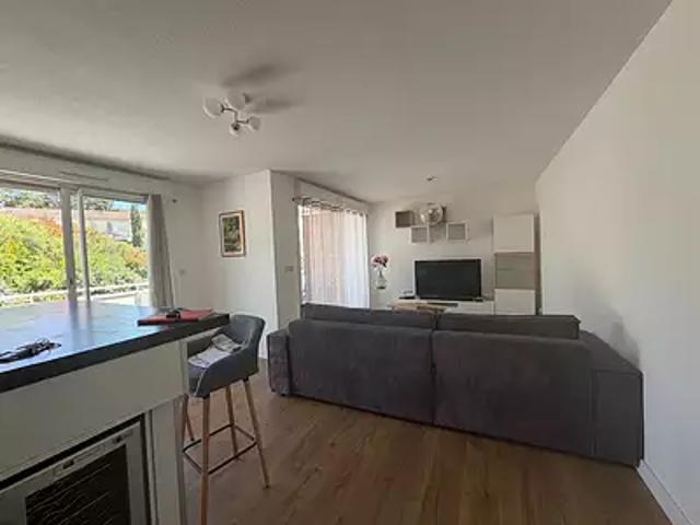 Fuveau 13710 Location appartement 2 pièces t2 piscine parking