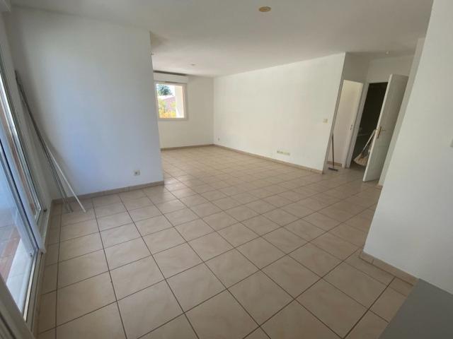 Fuveau grand 2 pièce s 52.4 m2
