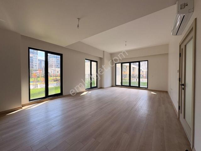 Fuzul Tem Avrsaya Sitelerin De Hakanlar İnşaattan Satılık Daire