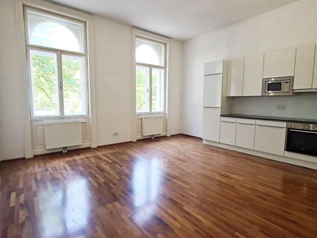 FUZO Mariahilfer Straße, 72 m2 Altbau, 2 Zimmer, Komplettküche, Duschbad, 1. Liftstock, Stumpergasse, U Bahn Nähe