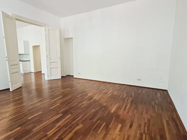 FUZO Mariahilfer Straße, 72 m2 Altbau, 2 Zimmer, Komplettküche, Duschbad, 1. Liftstock, Stumpergasse, U Bahn Nähe
