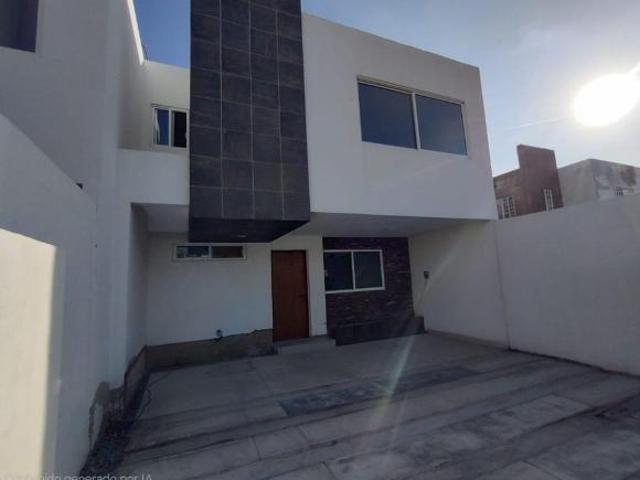 FV Casa Nueva En Venta Sobre Avenida Calzada Navarra, En Alcazar Residencial