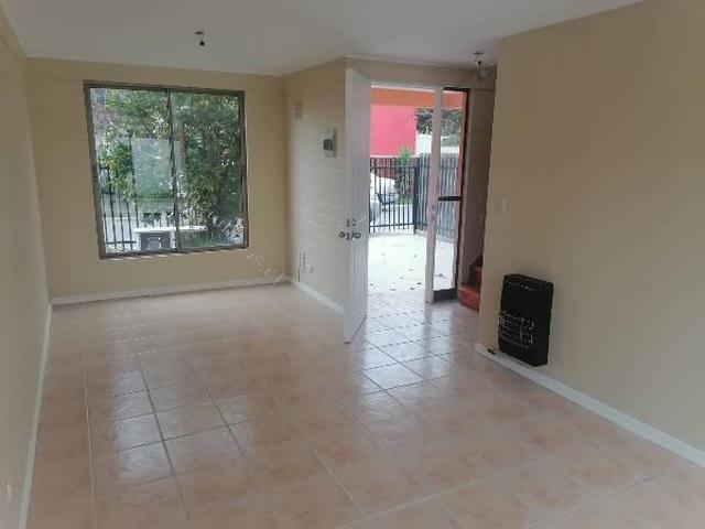 FYC ARRIENDA CASA EN CURAUMA, GASTO COMÚN INCLUIDO