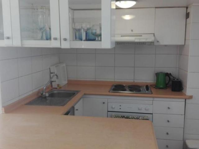 FYC ARRIENDA DEPARTAMENTO AMOBLADO Y CON GC INCLUIDO, REÑACA
