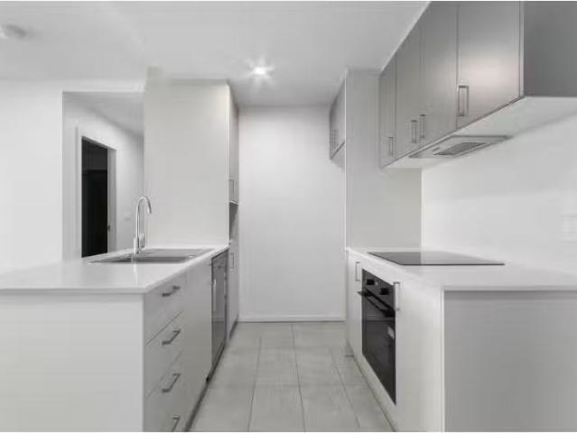 G12/2 Limburg Way, Greenway Apartment for rent Listed by Marq.