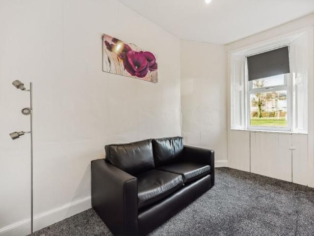 G L Borestone Crescent
