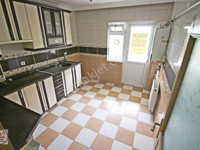 Gamze Emlak'tan Malazgirt'te^altta Daire^köşe Bina Masrafsız 2+1