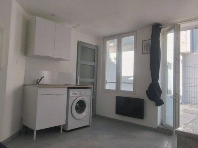 Gambetta / République – Studio avec terrasse proche catho/Junia Meublé DPE C
