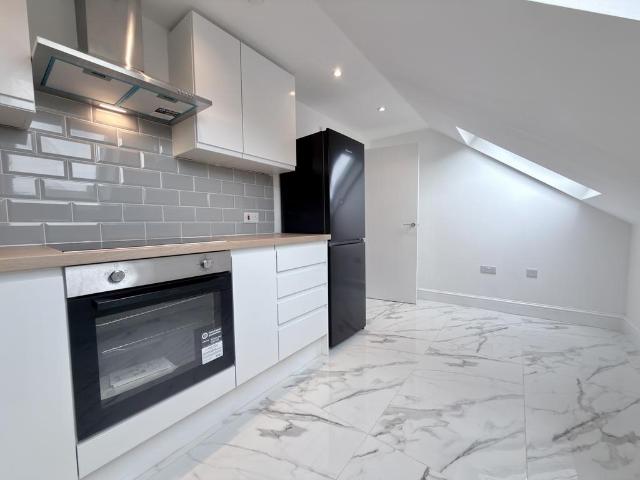 Gambole Road, SW17 1 bed flat to rent £1,600 pcm £369 pw