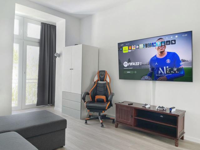 Gaming Apartment PS5 & 65 inch smart TV apartment for gaming fans with balcony, Dortmund Amsterdam Apartments for Rent