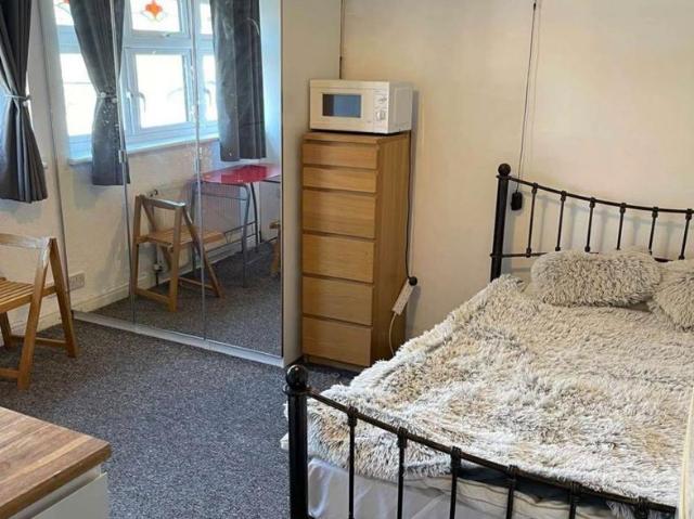 Gantshill Crescent, Ilford IG2 1 bed house of multiple occupation to rent £730 pcm £168 pw
