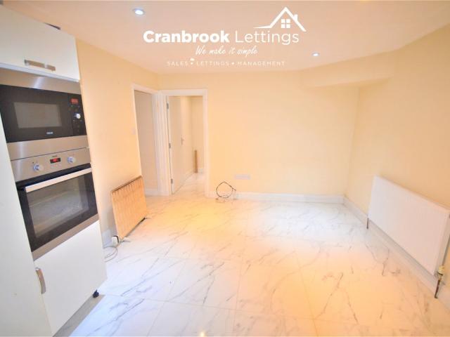 Gantshill Crescent, Ilford IG2, 2 bed flat to rent, £2,000 pcm | PrimeLocation