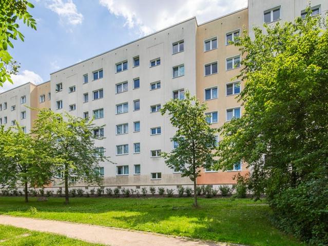 GANZ OBEN 6. Etage OHNE Aufzug Sie werden mit einem schönen Ausblick aus unserer frisch modernisierten Wohnung belohnt