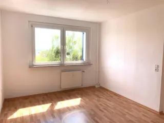 Ganz oben wohnen. Sonnige Wohnung mit Balkon+EBK in Bad Düben!