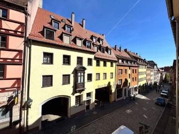 Ganzes Stockwerk allein: 3 Zimmer, Loggia, Sebalder Altstadt  Erstbezug nach Komplett Modernisierung