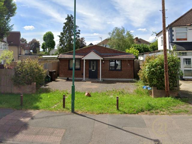 Gander Green Lane, North Cheam, Sutton SM3, 3 bed bungalow to rent, £2,295 pcm | PrimeLocation