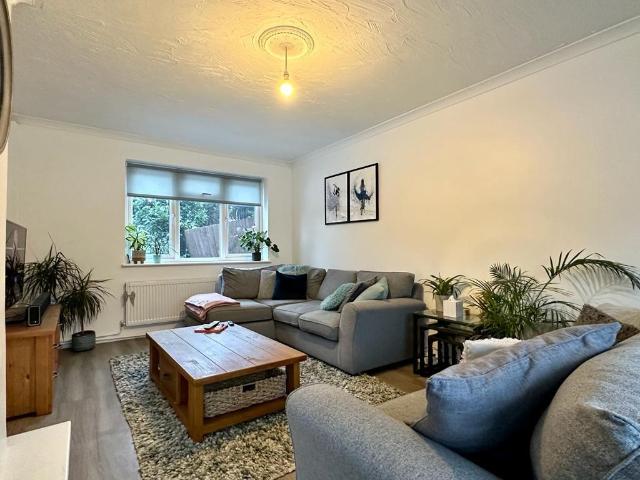 Ganels Road, Billericay 3 bed house to rent £1,700 pcm £392 pw
